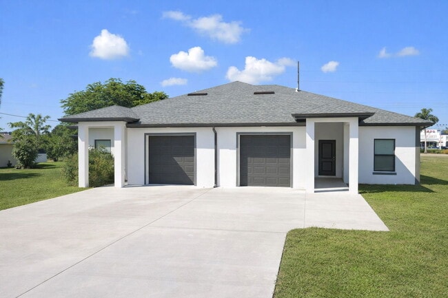 Photo - 3106 SE Santa Barbara Pl Apartment