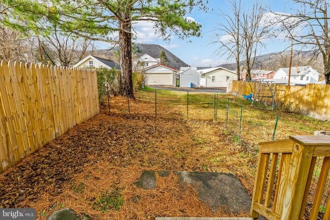 Foto del edificio - 28 B St