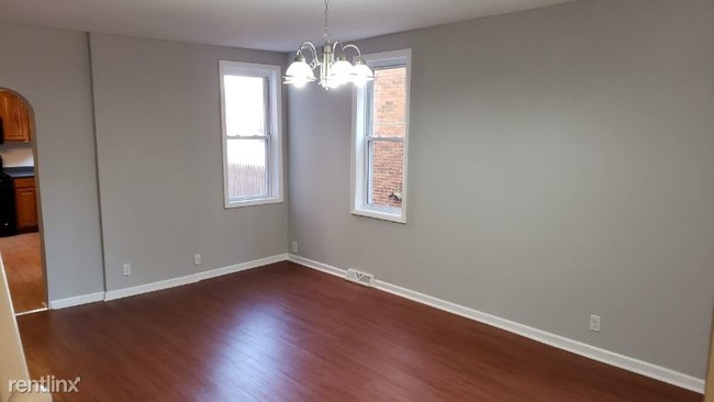 Building Photo - 3 br, 1 bath House - 327 Middleton St