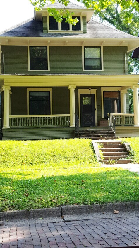 Foto principal - 309 Fairchild St
