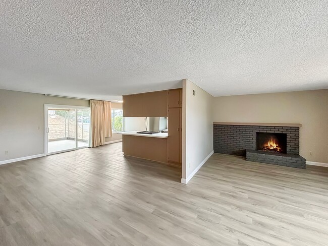 Building Photo - Charming 3BD/2BA House in Santee W/ W/D, M...