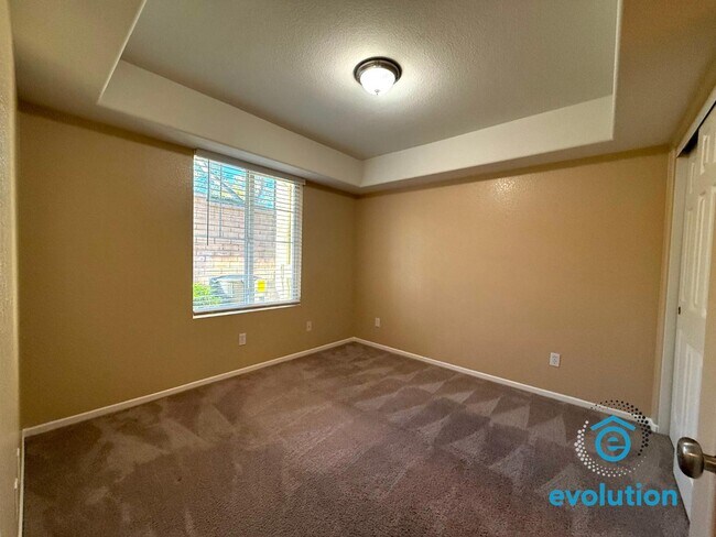 Building Photo - 16938 Hutchins Landing