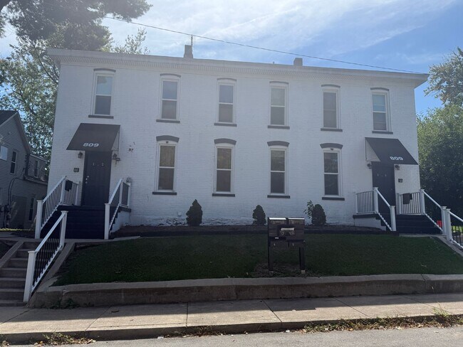 Foto del edificio - One bedroom available for a move in right ...