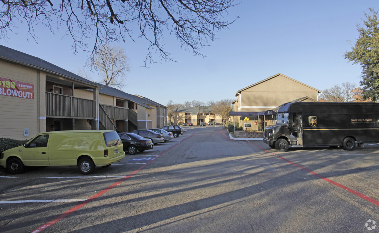 Primary Photo - Villas at Arroyo Springs