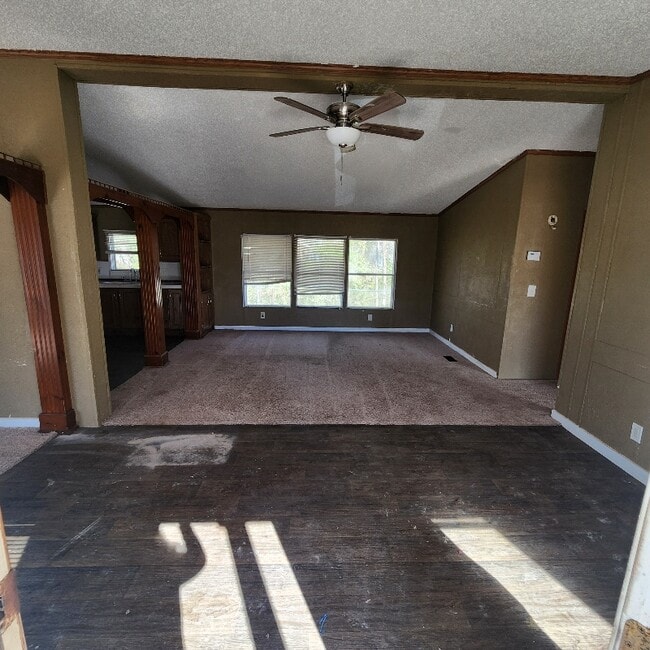 Building Photo - 15271 Country W Dr