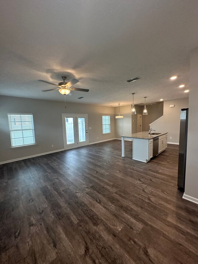 Building Photo - Brand New Luxury Townhome! 3 BR, 2.5 BA