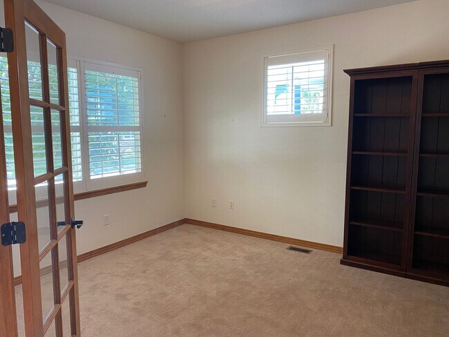 Foto del edificio - 2 BED/2 BATH RANCH STYLE HOME IN SUMMER HAWK IN FOX MEADOW AVAILABLE 7/10!