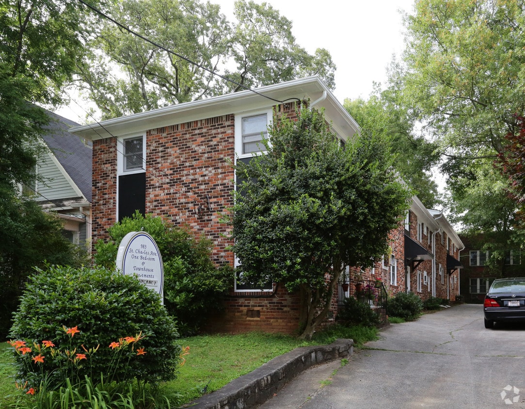 Primary Photo - 983 Saint Charles Ave NE