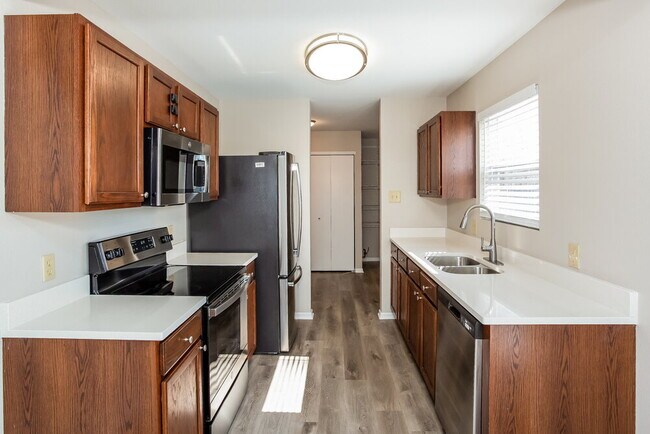 Building Photo - 1187 N Aberdeen Dr