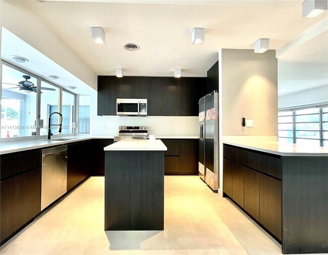 Foto del edificio - 4700 Adams St