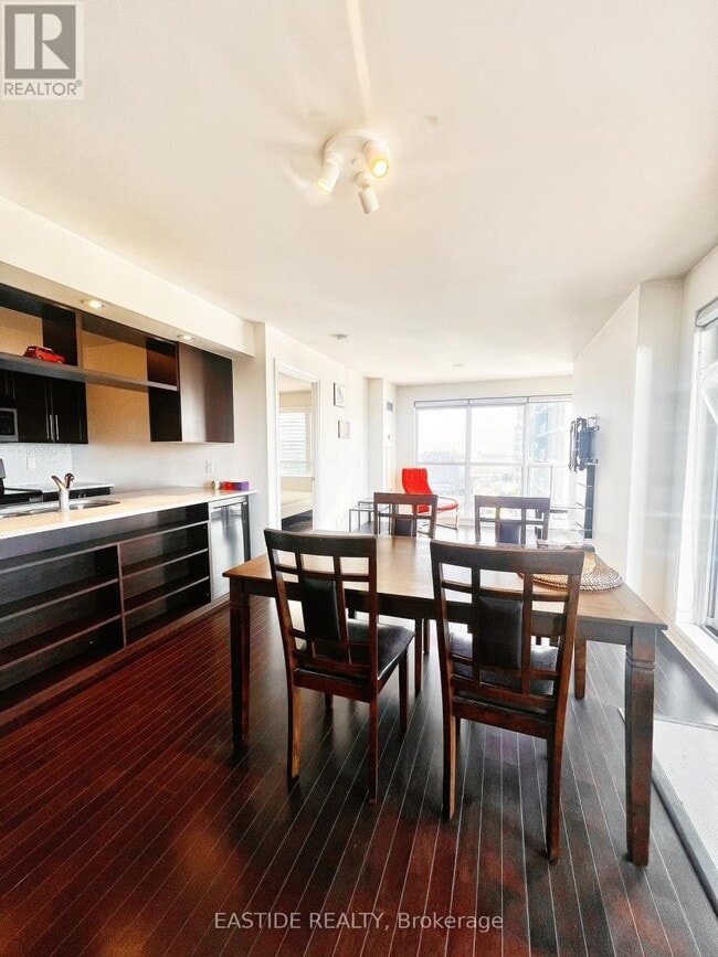 Building Photo - 60 Town Centre Court