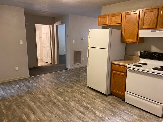 Building Photo - 1021 Tulip Ave