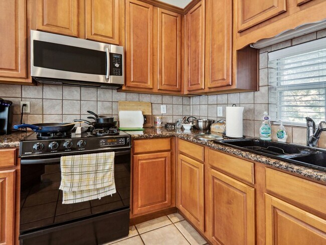 Foto del edificio - 3 Bedroom Single Family Home in Dallas