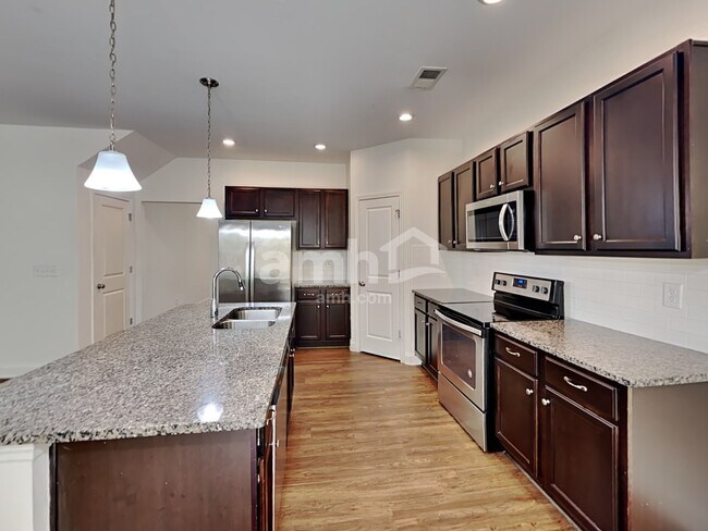 Building Photo - 117 Haeven Trail