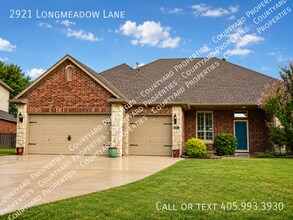Building Photo - 2921 Longmeadow Ln