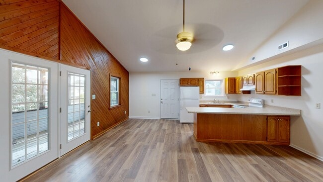 Foto del edificio - 601 Kelly Ct