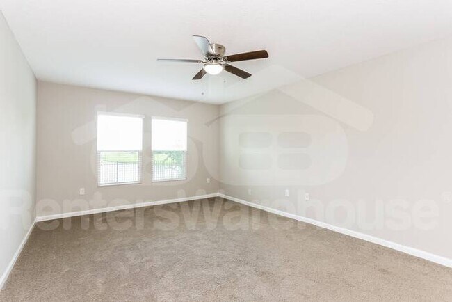 Building Photo - Beautiful 5 bedroom/3 bath home available ...