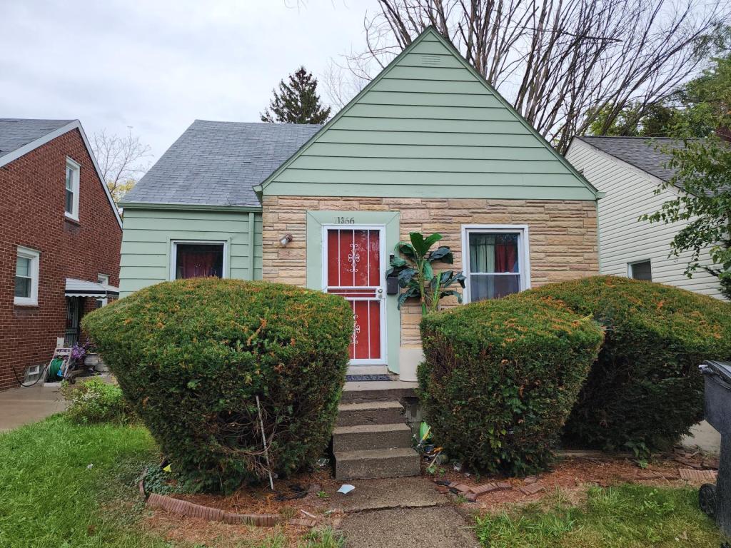 Primary Photo - 11366 Grandmont Ave