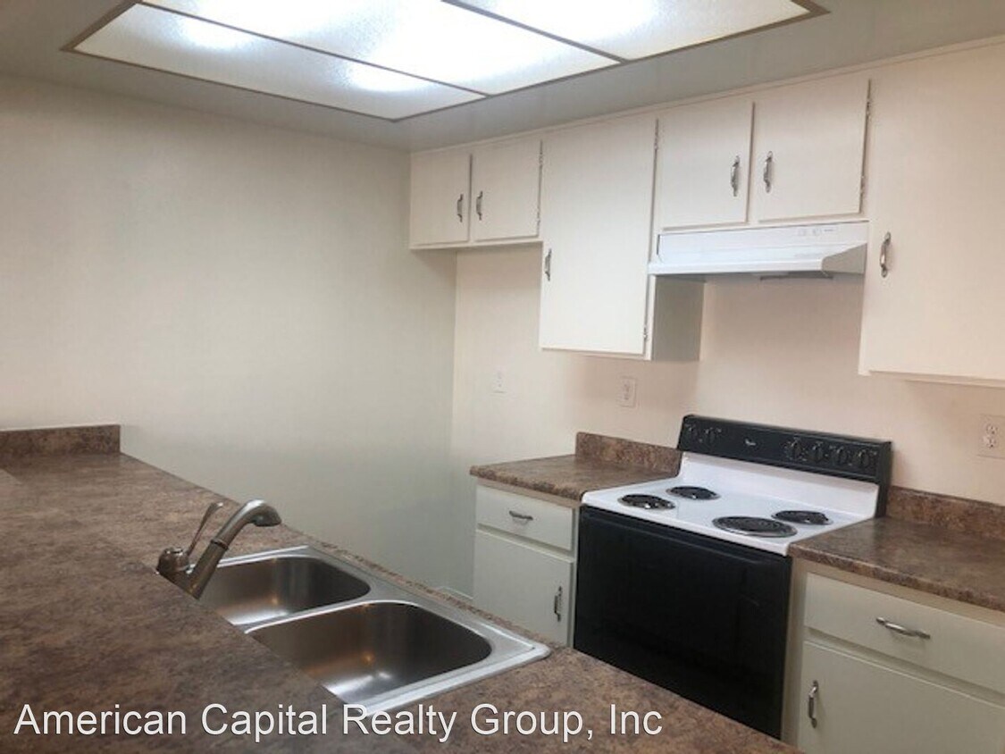 Primary Photo - 1 br, 1 bath House - 4971 Shark Drive