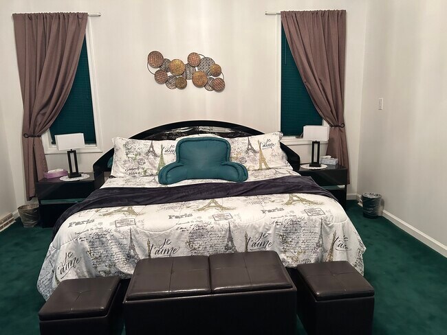 Cal King en el dormitorio principal - 6245 Iron Bridges Rd