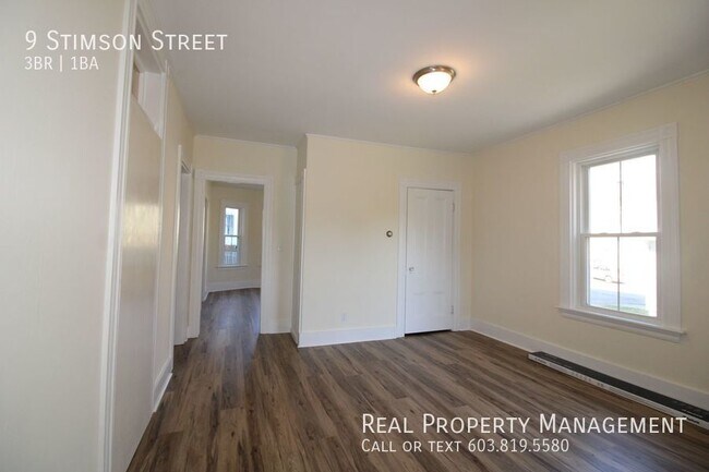 Building Photo - Spacious  3 Bedroom Victorian Kittery Town...
