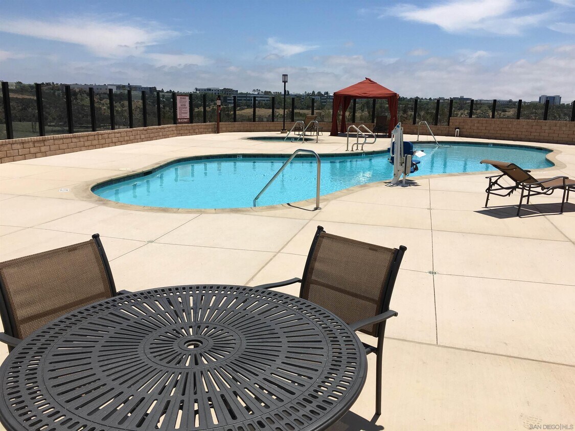 Foto del edificio - 6635 Canopy Ridge Ln
