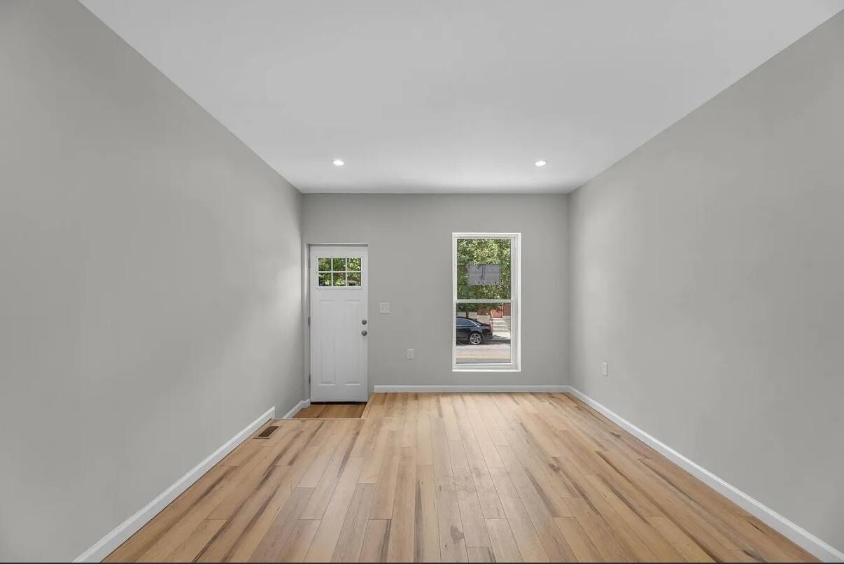 Primary Photo - 203 N Patterson Park Ave