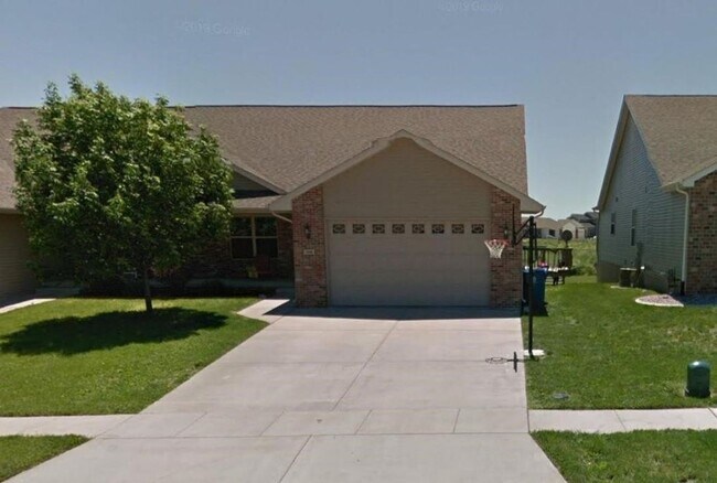Building Photo - 3 Bedroom 2 Bath Chatham Home