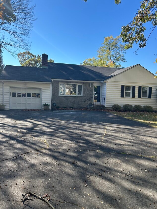 Primary Photo - 2536 Boston Post Rd