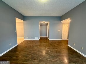 Building Photo - 105 Waterford Way