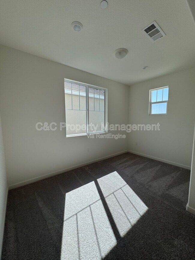 Foto del edificio - 5339 Shenandoah Vly Ln