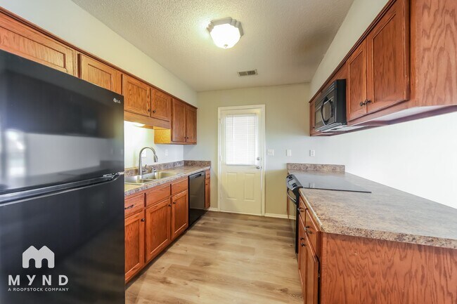 Building Photo - 4266 Brighton Dr