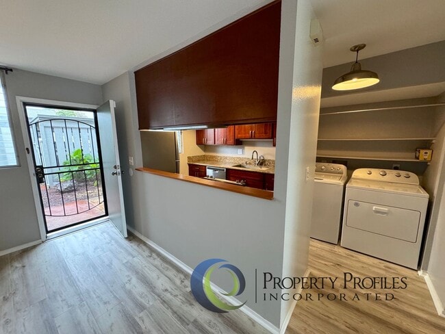 Building Photo - Spacious 3 Bdrm 2.5 Bath Mililani Townhouse