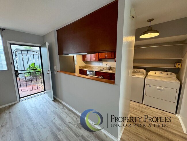 Foto del edificio - Spacious 3 Bdrm 2.5 Bath Mililani Townhouse