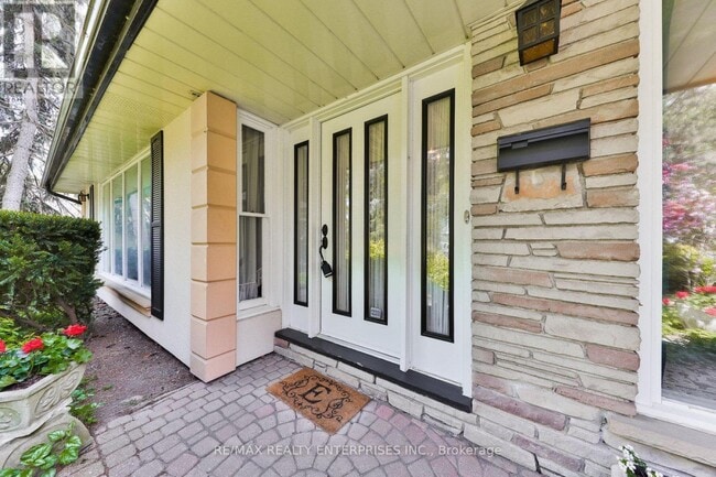 Building Photo - 1364 Avonbridge Dr