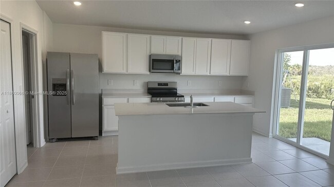 Foto del edificio - 2514 McKinley Dr