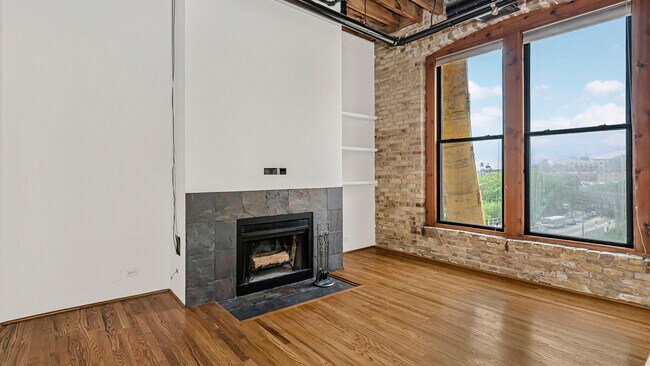 Foto del edificio - 525 N Halsted St