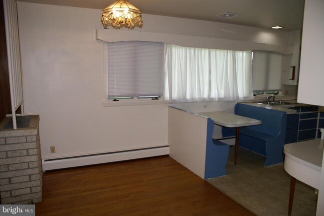 Foto del edificio - 6056 Lincoln Way W