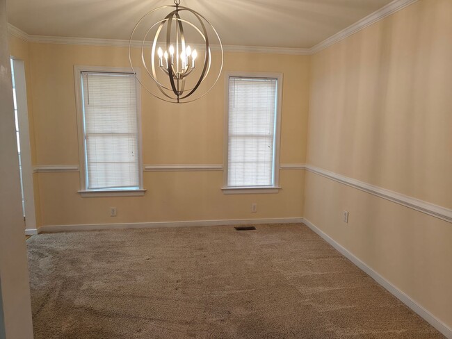 Building Photo - 5 Bedroom home in Henrico