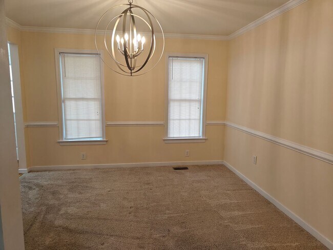 Foto del edificio - 5 Bedroom home in Henrico