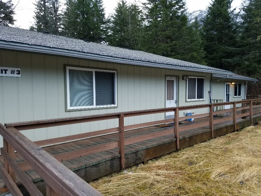 Foto del edificio - 3240 Tongass Blvd