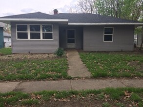 Building Photo - 308 S Cottage Grove Ave
