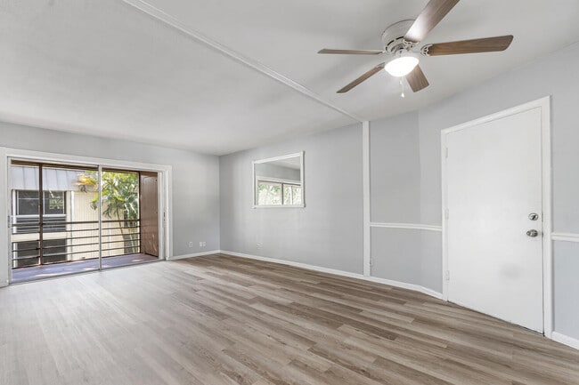 Building Photo - 10821 N Military Trl