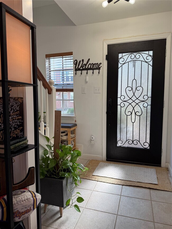 Foto del edificio - 1702 Tuam St