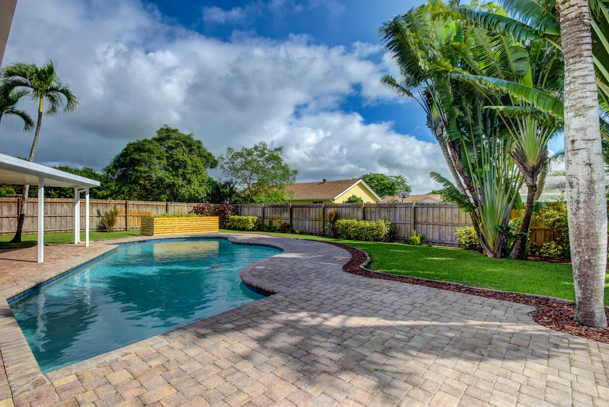 Foto principal - 19450 Delaware Cir