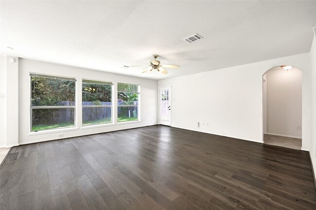 Building Photo - 11927 Shallow Oaks Dr