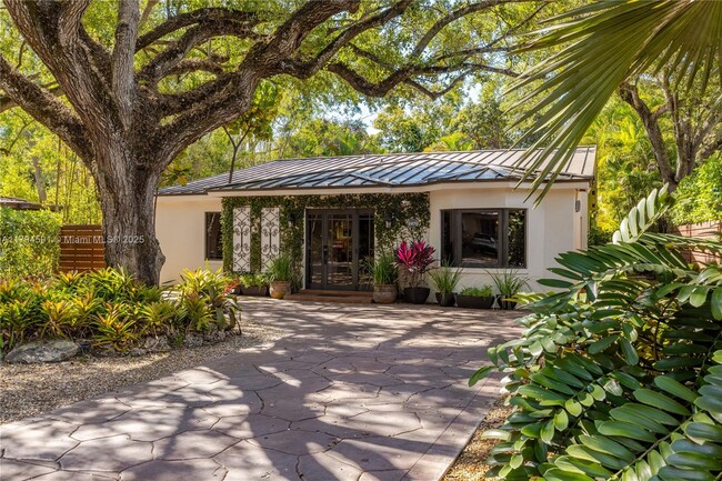 Foto del edificio - 6870 SW 77th Terrace