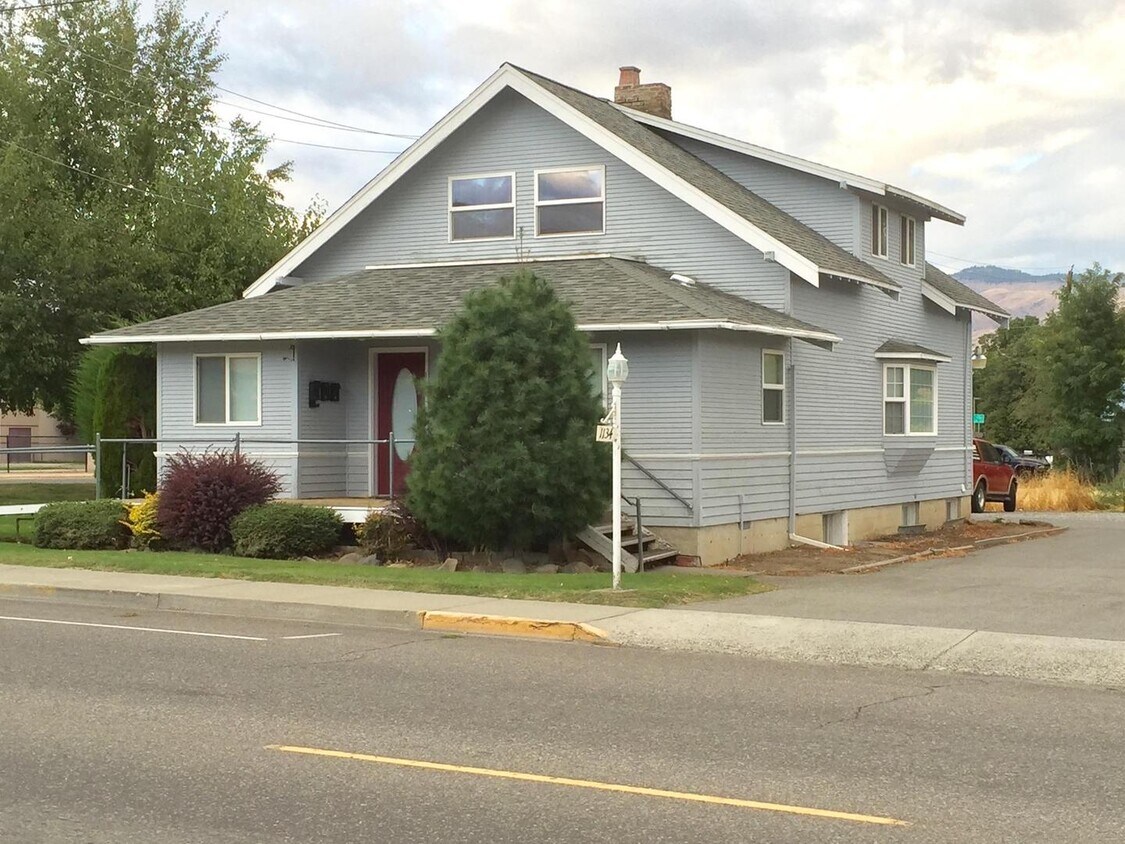 Primary Photo - 1134 Springwater Ave