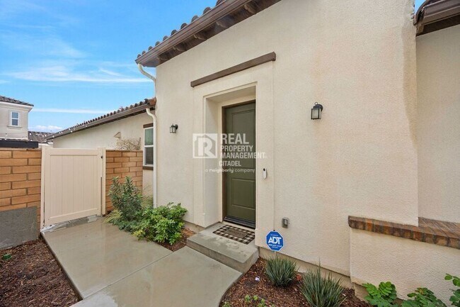 Foto del edificio - 365 Huntington Ct