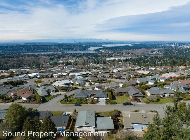 Foto del edificio - 4 br, 2.5 bath House - 4510 141st Ave SE